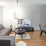 Surry Hills 2Br Apt Near Sydney Opera House